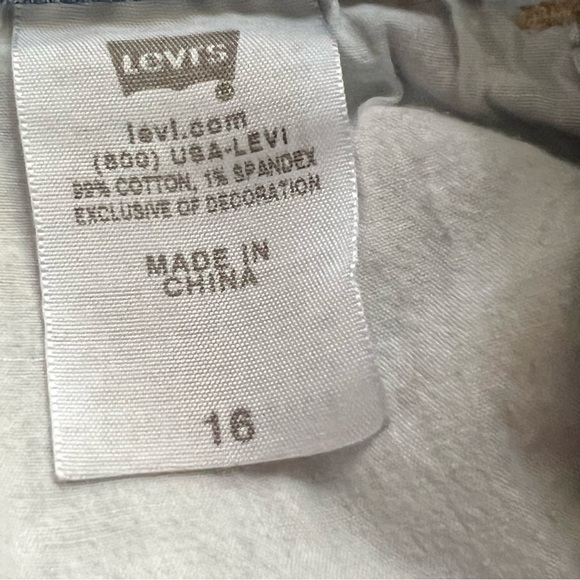 Levi Strauss Short 515 Denim Shorts. Womens size 16 - Picture 5 of 5